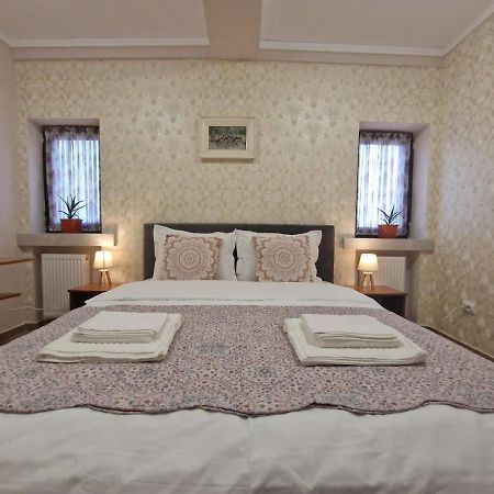 Laroka House Arty And Cosy Studio Universitate Center Boekarest Buitenkant foto