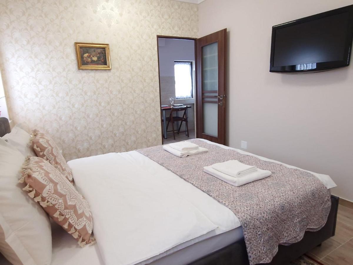 Laroka House Arty And Cosy Studio Universitate Center Boekarest Buitenkant foto
