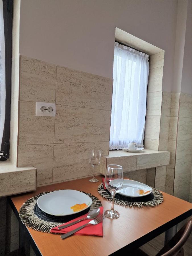 Laroka House Arty And Cosy Studio Universitate Center Boekarest Buitenkant foto