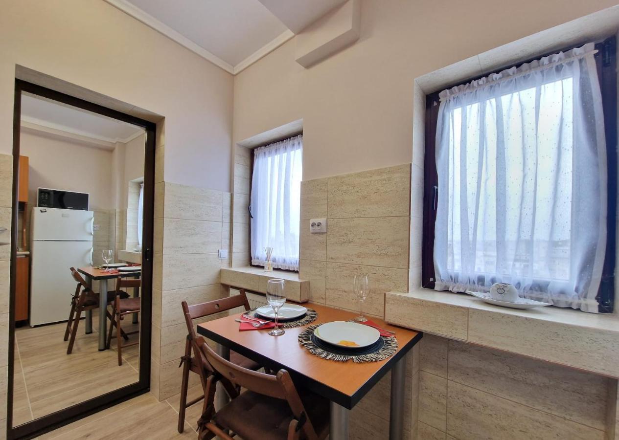 Laroka House Arty And Cosy Studio Universitate Center Boekarest Buitenkant foto